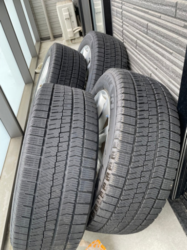 2021年製　ブリザック  215/55/R17