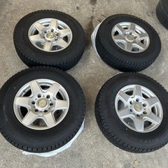 2022年　ハイエース　スタッドレスタイヤ　バリ溝 2022年 ハイエース スタッドレスタイヤ バリ溝