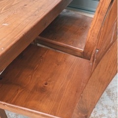 ダイニングテーブルの画像