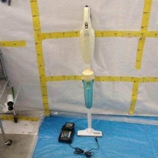1126-097 makita マキタ　充電式クリーナー CL107FD