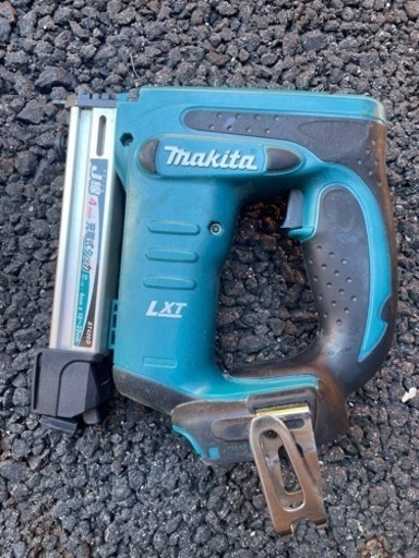 マキタ　充電式タッカ　ST420D マキタ純正電池付き