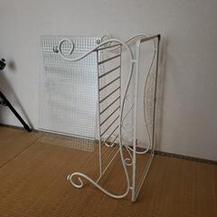 猫脚ガラス天板かわいいテーブルの画像