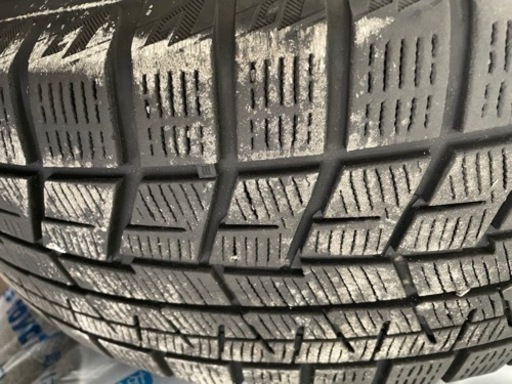 20エスティマハイブリッドの純正ホイールとスタットレス
