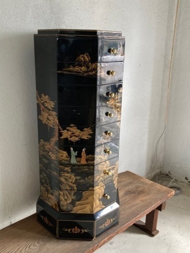 8角形8段チェスト　漆器風　山水画