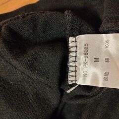 ショート丈のパーカー　Mの画像