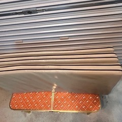 車中泊や体操など使い方色々ウレタンマットの画像