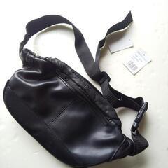 ウエストポーチ  ブラック 黒 本革 牛革 未使用  美品 ガラケー用ポケットの画像