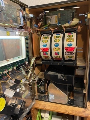 パチスロ　スロット台実機　アラジンA