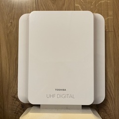 TOSHIBA   地上デジタル平面UHFアンテナ　DUA-400