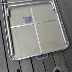 キャンプ　折りたたみテーブル