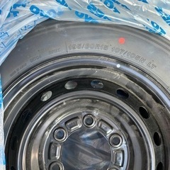 ハイエース　ワイド7型　純正タイヤ　新車外しの画像