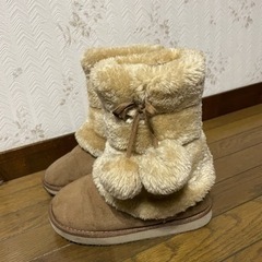 ムートン風  子供ブーツ 21㎝  （未使に近い）の画像
