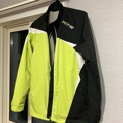 XTSのスポーツ用の上着の画像