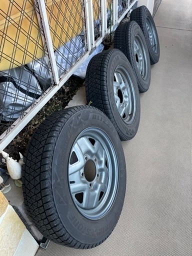 ジムニー（JA11）用　スタッドレスタイヤ　鉄ホイール付き