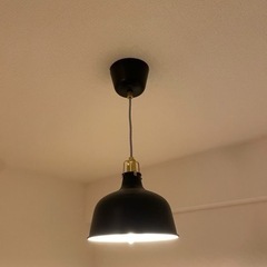 IKEA 照明　黒
