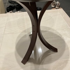 無料　サイド丸テーブル（直径40cm 高さ45cm）の画像