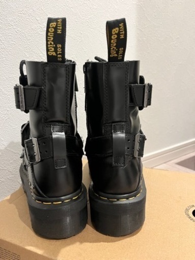 【Dr.Martens】QUAD RETRO JADON STRAP 8EYE