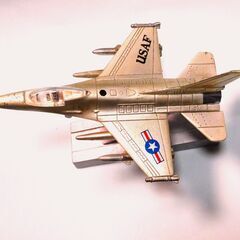 卓上置物兼ライター（ガス）　米空軍F-16 戦闘機プラモデル　一部金属使用　日本製中古　の画像