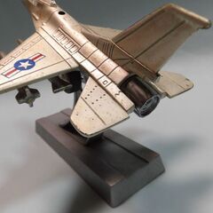 卓上置物兼ライター（ガス）　米空軍F-16 戦闘機プラモデル　一部金属使用　日本製中古　の画像