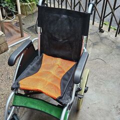 中古 介助用車椅子の画像