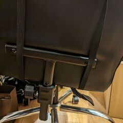 オットマン付のゲーミングチェアの画像
