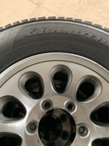 215/80R15   ダンロップ　スタッドレス　三菱パジェロに使用