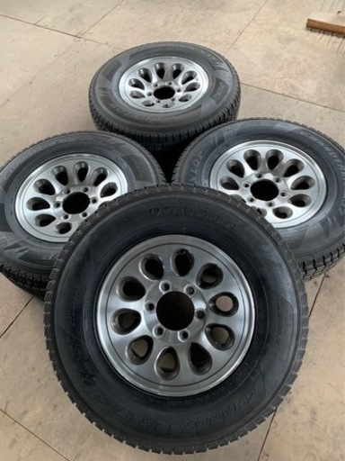 215/80R15   ダンロップ　スタッドレス　三菱パジェロに使用