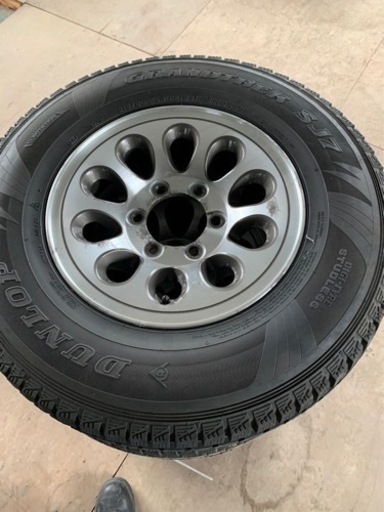 215/80R15   ダンロップ　スタッドレス　三菱パジェロに使用
