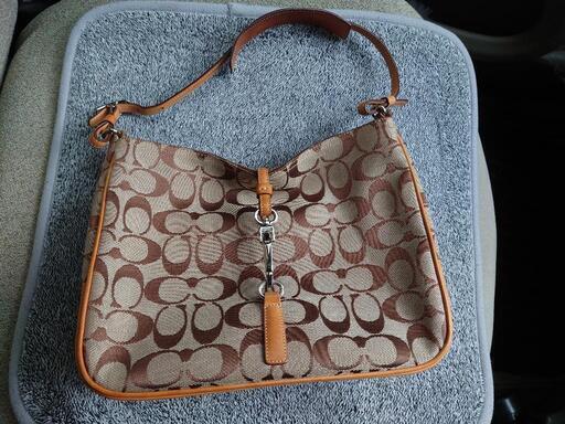 COACH コーチ　美品　シグネチャー　ショルダーバッグ　ハンドバッグ
