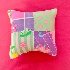 ハンドメイド　パッチde 針山　ネオンなアヒルさん　パッチワーク　針山　ピンクッション　ネオンカラー　チャーム　アヒルの画像