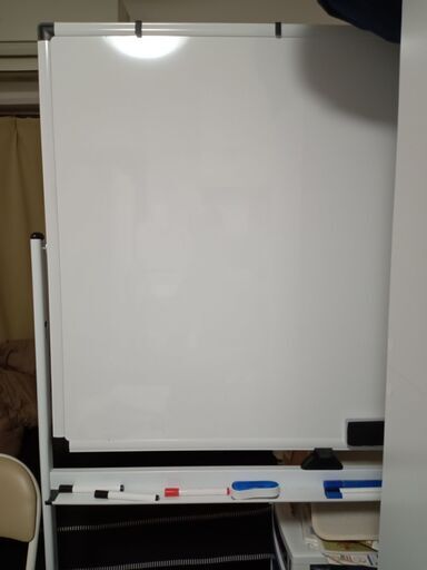 足つきホワイトボード幅120cm×90cm　高さ180cm　足幅50cm