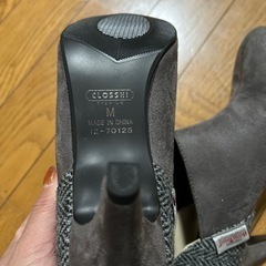 ハリスツィードのショートブーツの画像