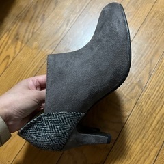 ハリスツィードのショートブーツの画像