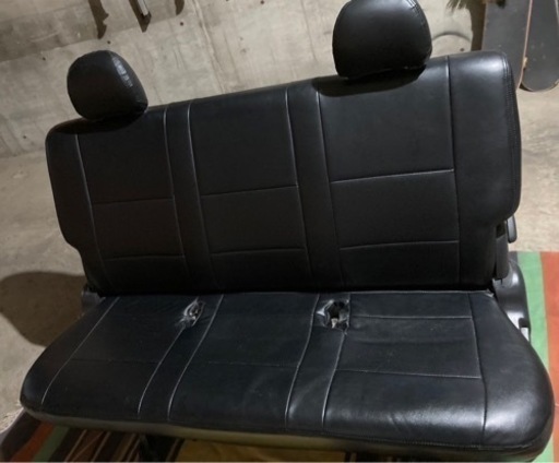 レジアスエース　セカンドシート