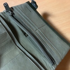 革の長財布 ムスタッシュの画像