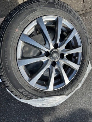 値下げ:中古スタッドレスタイヤ　4本セット　175/65/15R 