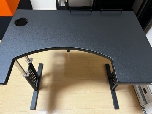 昇段式ゲーミングデスク