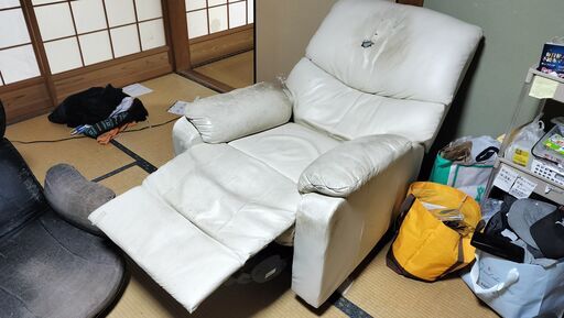 【訳アリ】 ニトリ　電動本革リクライニングソファ　リモコン付！