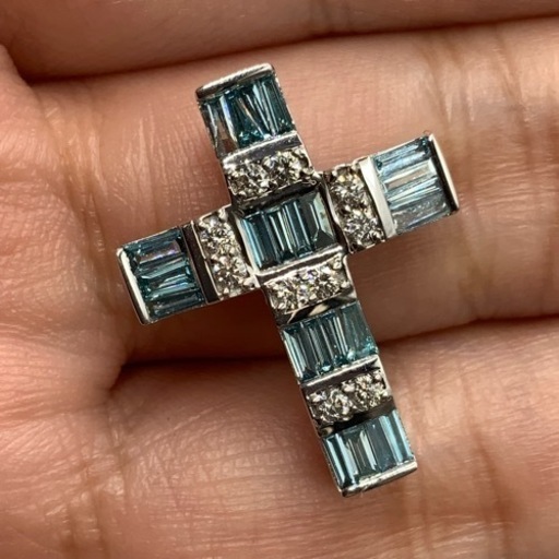 K18WG ダイヤモンドクロス　ペンダントトップ　 0.65ct 2.8g