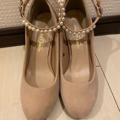 KOBE LETTUCE✨パール付きパンプス✨冠婚葬祭✨の画像