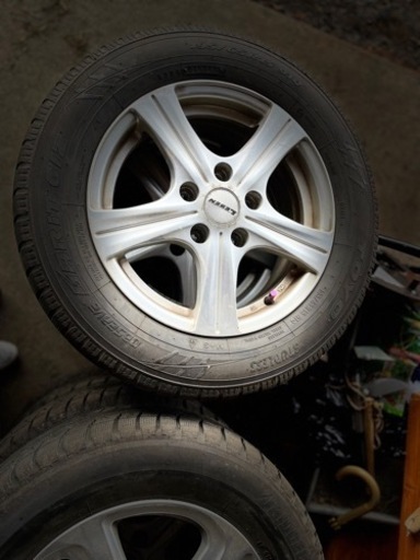 TOYO スタッドレスタイヤホイール付き 195/65r15