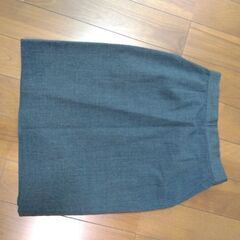 ポール・スチュアート　タイトスカート　グレー