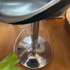 バーチェア⭐︎2点白&黒　高低調整可能の画像