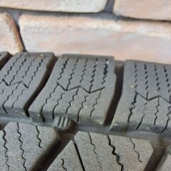 【12/10終了】スタッドレスタイヤ４本セット　BLIZZAK VRX3 195/65/15 2022年製造の画像