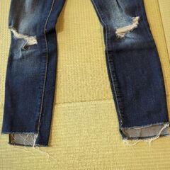 GAP　スキニージーンズ/ダメージ　w61サイズの画像