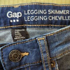 GAP　スキニージーンズ/ダメージ　w61サイズの画像