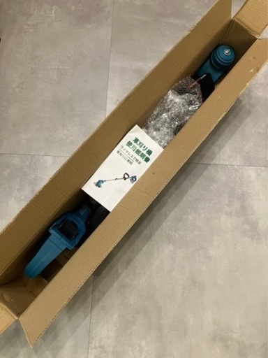 電動草刈機★軽量 パワフル 簡単操作 低騒音 伸縮 バッテリー2個 コードレス 剪定 草刈り