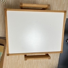 テーブル椅子セットの画像