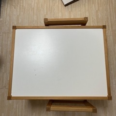 テーブル椅子セットの画像