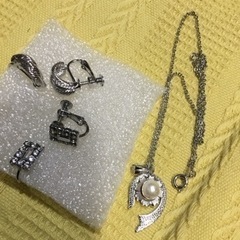 イヤリング2点　ネックレス　1点の画像